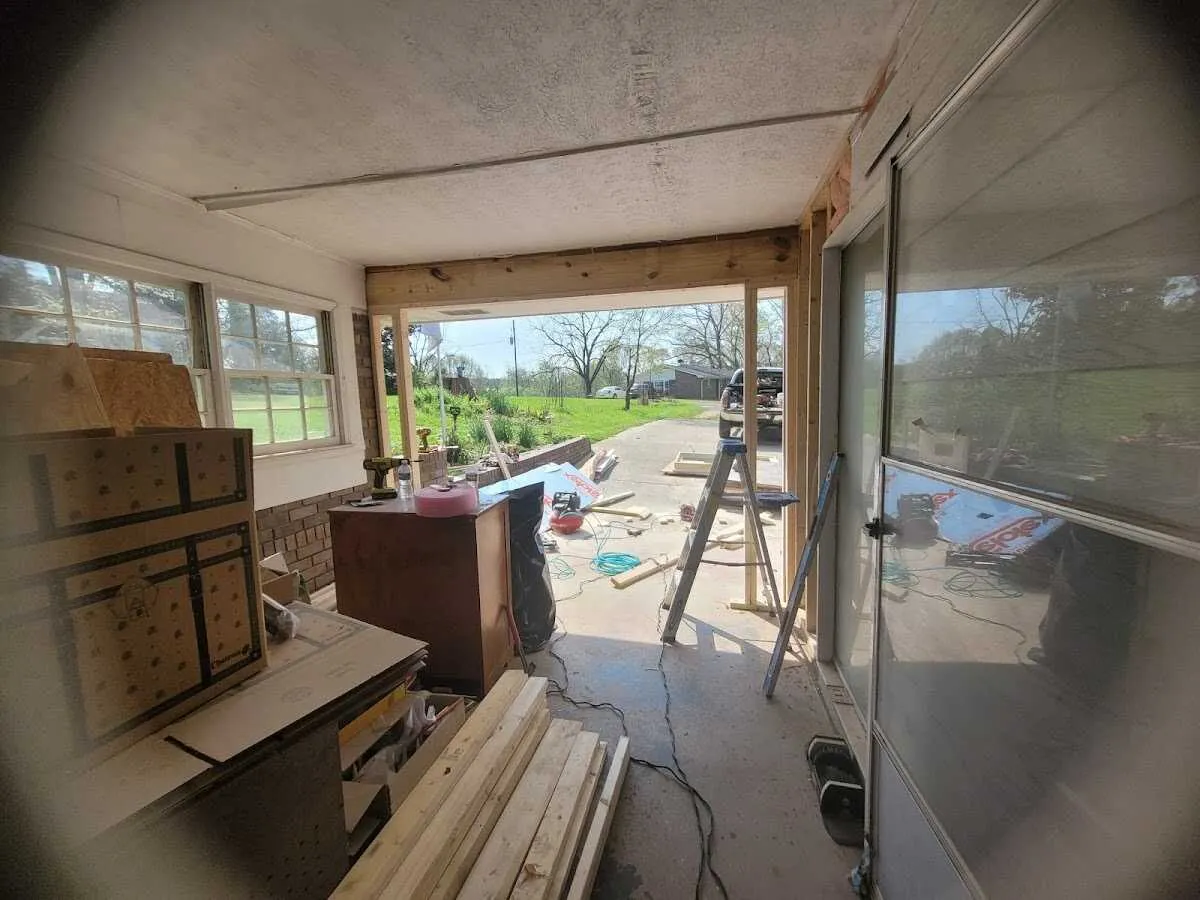 Air movers and dehumidifier for Water Mitigation Services in Tuckahoe